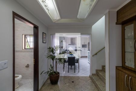 Corredor de casa à venda com 3 quartos, 216m² em Vila Granada, São Paulo