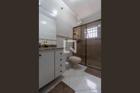 Casa à venda com 216m², 3 quartos e 4 vagasBanheiro