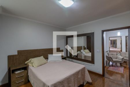 Casa à venda com 216m², 3 quartos e 4 vagasSuíte