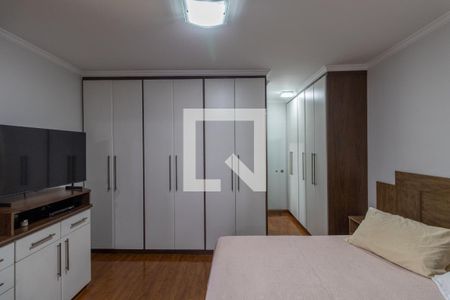 Casa à venda com 216m², 3 quartos e 4 vagasSuíte