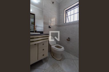 Casa à venda com 216m², 3 quartos e 4 vagasBanheiro 2