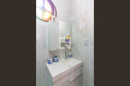 Casa à venda com 147m², 2 quartos e 2 vagas Casa à venda com 147m², 2 quartos e 2 vagasBanheiro