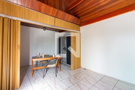 Casa à venda com 147m², 2 quartos e 2 vagas Casa à venda com 147m², 2 quartos e 2 vagasEdícula