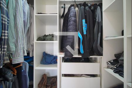 Closet da Suíte de apartamento à venda com 2 quartos, 72m² em Jardim Itu, Porto Alegre