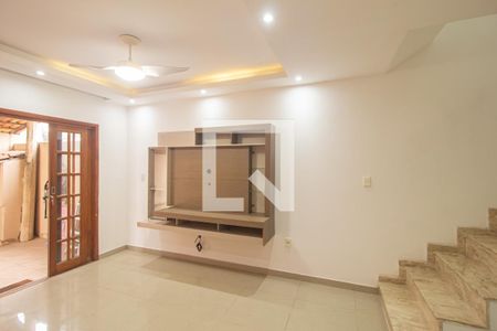 Sala de casa para alugar com 4 quartos, 210m² em Guaratiba, Rio de Janeiro