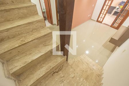 Escada de casa para alugar com 4 quartos, 210m² em Guaratiba, Rio de Janeiro