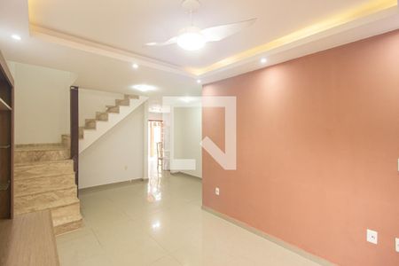 Sala de casa para alugar com 4 quartos, 210m² em Guaratiba, Rio de Janeiro