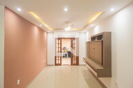 Sala de casa para alugar com 4 quartos, 210m² em Guaratiba, Rio de Janeiro