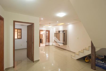 Sala de casa para alugar com 4 quartos, 210m² em Guaratiba, Rio de Janeiro