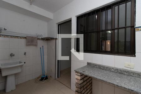 Casa à venda com 100m², 3 quartos e 1 vagaÁrea de Serviço