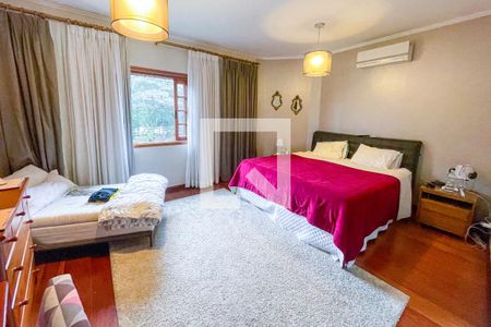 Casa à venda com 372m², 4 quartos e 6 vagasSuíte 4