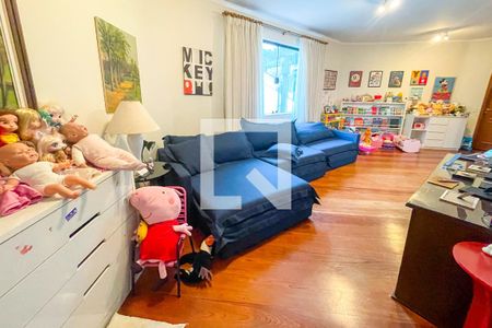 Casa à venda com 372m², 4 quartos e 6 vagasBrinquedoteca