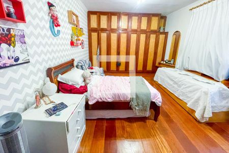 Casa à venda com 372m², 4 quartos e 6 vagasSuíte 3