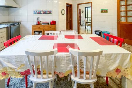 Casa à venda com 372m², 4 quartos e 6 vagasCozinha