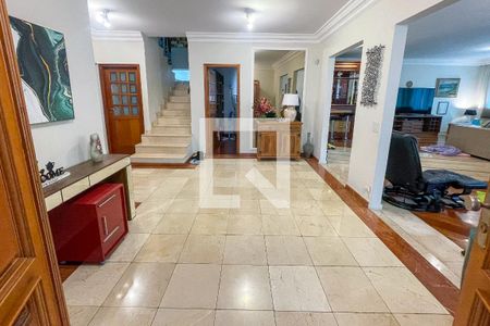 Casa à venda com 372m², 4 quartos e 6 vagasEntrada