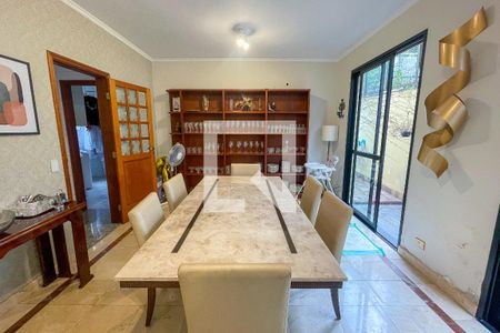 Casa à venda com 372m², 4 quartos e 6 vagasSala de Jantar