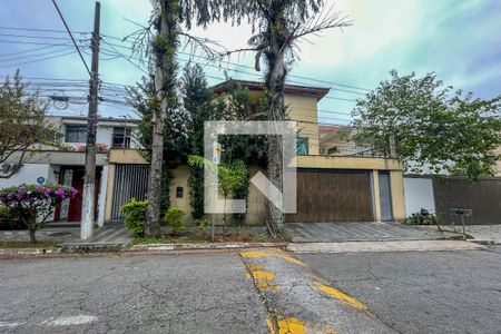 Casa à venda com 372m², 4 quartos e 6 vagasFachada
