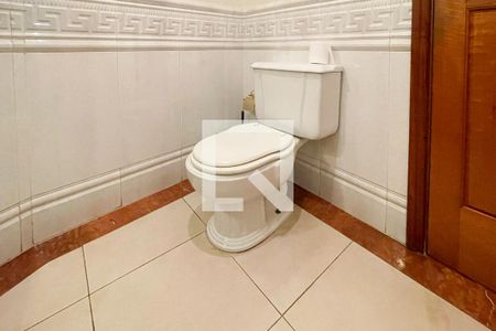 Casa à venda com 372m², 4 quartos e 6 vagasLavabo