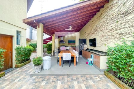 Casa à venda com 372m², 4 quartos e 6 vagasChurrasqueira