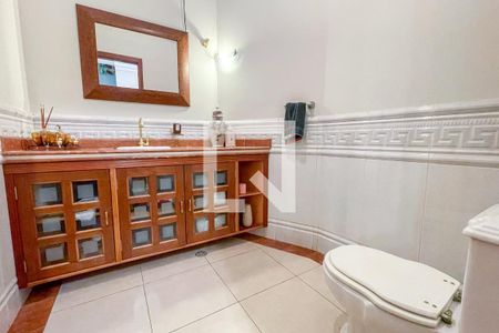 Casa à venda com 372m², 4 quartos e 6 vagasLavabo