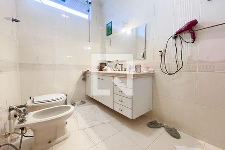 Casa à venda com 372m², 4 quartos e 6 vagasBanheiro da Suíte 3