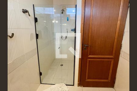 Casa à venda com 372m², 4 quartos e 6 vagasBanheiro da Suíte 3