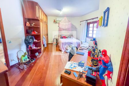 Casa à venda com 372m², 4 quartos e 6 vagasSuíte 2