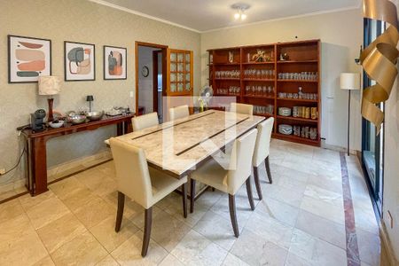 Casa à venda com 372m², 4 quartos e 6 vagasSala de Jantar