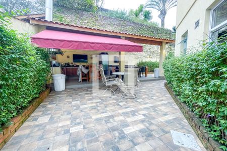 Casa à venda com 372m², 4 quartos e 6 vagasChurrasqueira