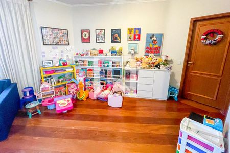 Casa à venda com 372m², 4 quartos e 6 vagasBrinquedoteca