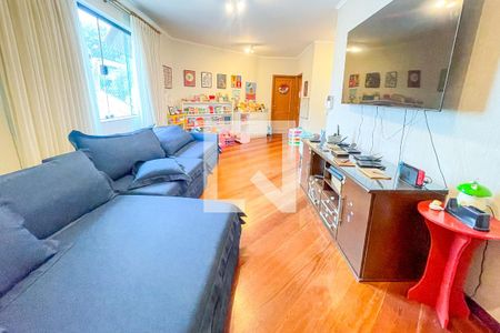 Casa à venda com 372m², 4 quartos e 6 vagasBrinquedoteca