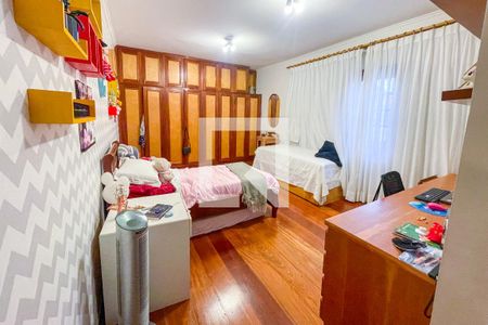 Casa à venda com 372m², 4 quartos e 6 vagasSuíte 3