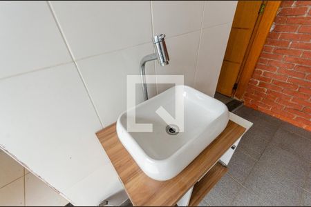 Casa à venda com 300m², 3 quartos e 3 vagas Casa à venda com 300m², 3 quartos e 3 vagasBanheiro 2