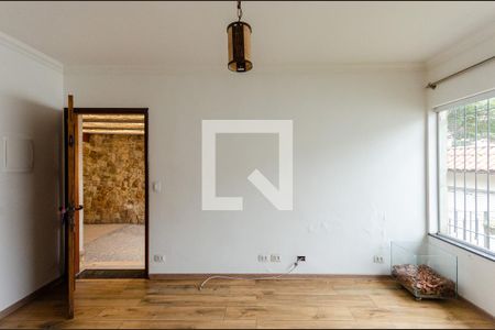 Sala de casa à venda com 3 quartos, 300m² em Vila Zat, São Paulo