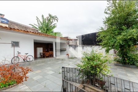 Casa à venda com 300m², 3 quartos e 3 vagas Casa à venda com 300m², 3 quartos e 3 vagasQuintal