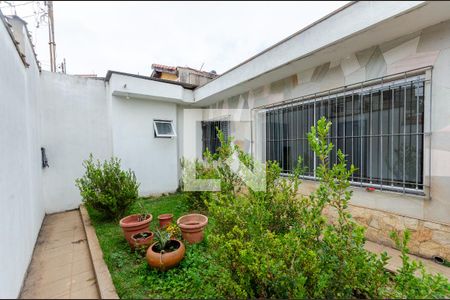 Casa à venda com 300m², 3 quartos e 3 vagas Casa à venda com 300m², 3 quartos e 3 vagasJardin