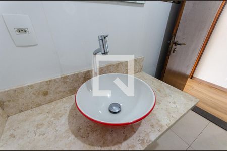 Banheiro 1 de casa à venda com 3 quartos, 300m² em Vila Zat, São Paulo