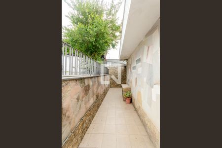 Casa à venda com 300m², 3 quartos e 3 vagas Casa à venda com 300m², 3 quartos e 3 vagasCorredor da área de serviço