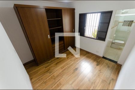 Casa à venda com 300m², 3 quartos e 3 vagas Casa à venda com 300m², 3 quartos e 3 vagasSuíte