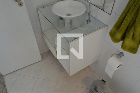 Casa de condomínio à venda com 197m², 3 quartos e 2 vagasBanheiro da Suíte 1