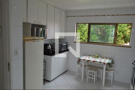 Casa de condomínio à venda com 197m², 3 quartos e 2 vagasCozinha