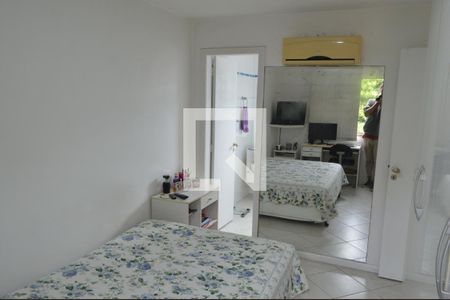 Casa de condomínio à venda com 197m², 3 quartos e 2 vagasSuíte 2