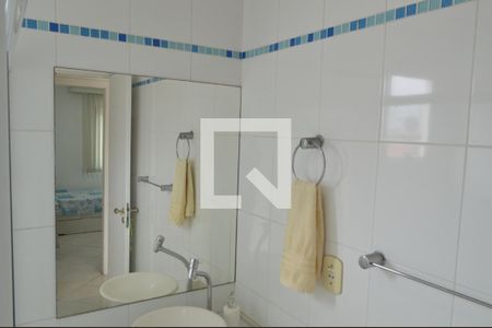 Casa de condomínio à venda com 197m², 3 quartos e 2 vagasBanheiro