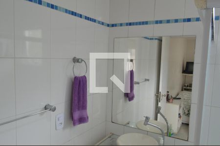 Casa de condomínio à venda com 197m², 3 quartos e 2 vagasBanheiro da Suíte 2