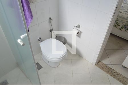 Casa de condomínio à venda com 197m², 3 quartos e 2 vagasBanheiro da Suíte 2