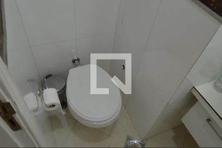 Casa de condomínio à venda com 197m², 3 quartos e 2 vagasLavabo