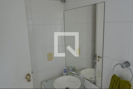 Casa de condomínio à venda com 197m², 3 quartos e 2 vagasBanheiro da Suíte 1