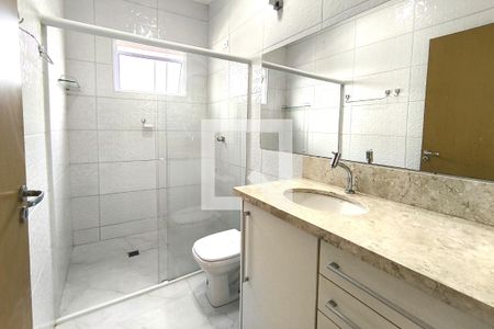 Casa para alugar com 250m², 3 quartos e 2 vagas Casa para alugar com 250m², 3 quartos e 2 vagasBanheiro - Casa 02