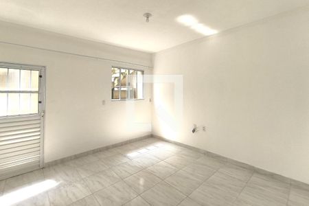 Casa para alugar com 250m², 3 quartos e 2 vagas Casa para alugar com 250m², 3 quartos e 2 vagasSala - Casa 02