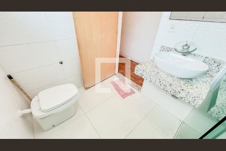 Casa à venda com 175m², 3 quartos e 2 vagasBanheiro
